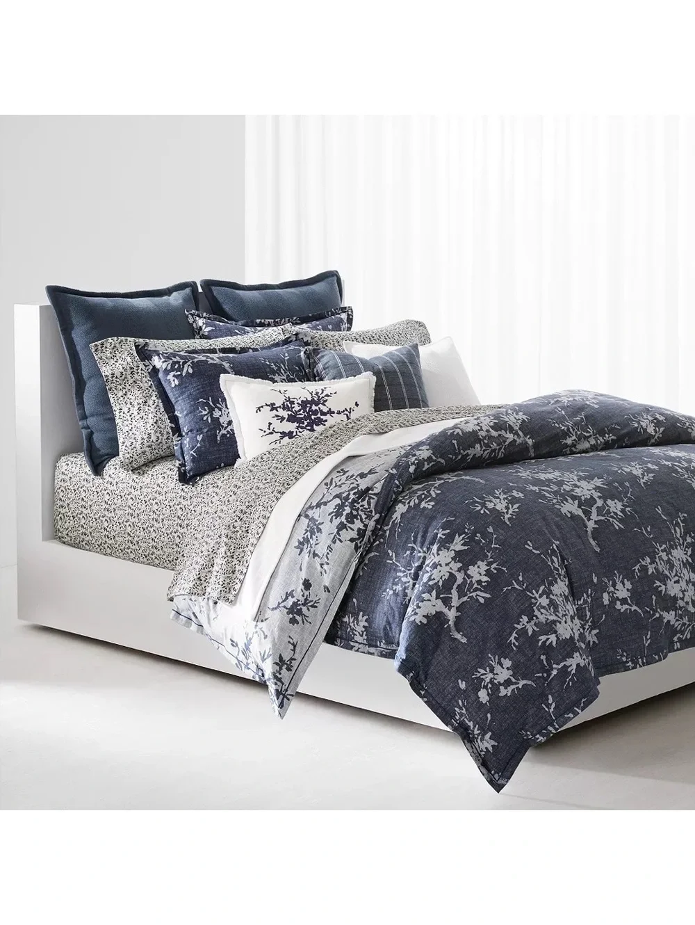 Lauren Ralph Lauren Eva Botanical Duvet Cover Set, Size King, NEW (Open Box)